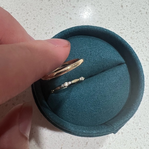 2ct 14k yellow gold engagement ring from VRAI - Picture 3 of 3